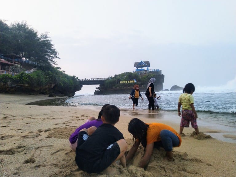 \"Pantai