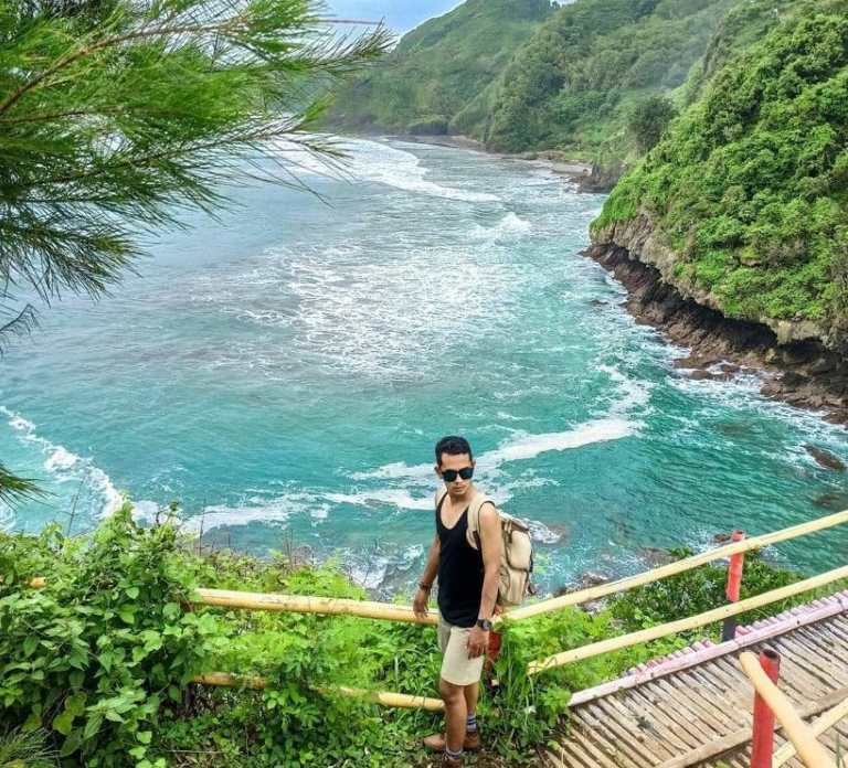 \"Pantai