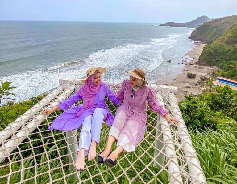 \"Pantai