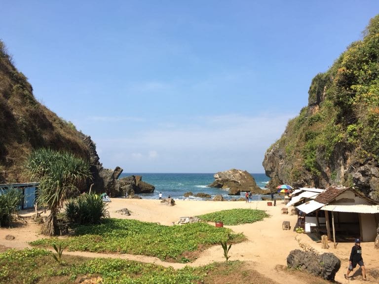 \"Pantai