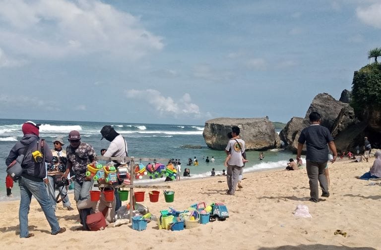 \"Pantai