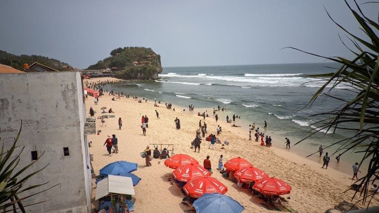 \"Pantai
